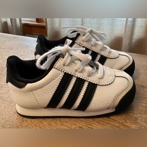 GUC Toddler Adidas Shoes. Size 7 K.